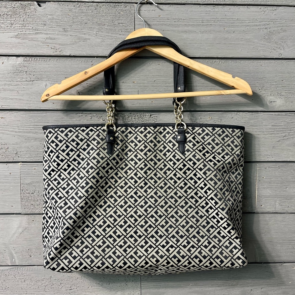 Tommy Hilfiger Logo Catch All Tote Bag Purse - Picture 4 of 10